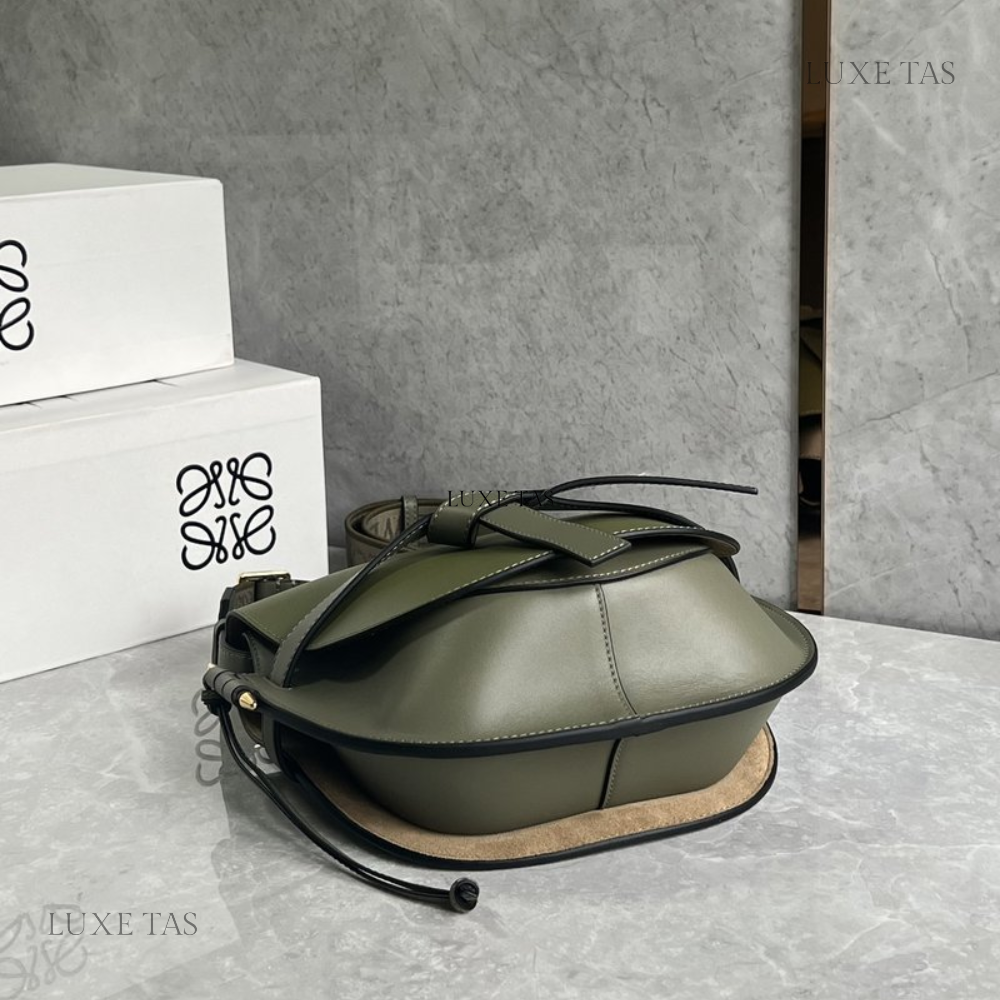 Herbstgrüne kleine Gate Bag aus weichem Kalbsleder und Jacquard-Leder-Umhängetasche für Herren