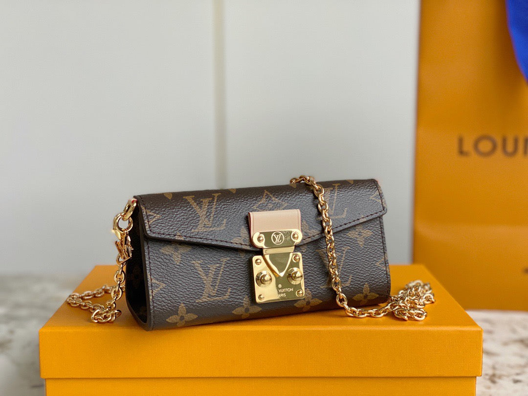 Bitsy Pouch - Leather Mini Bag for Women