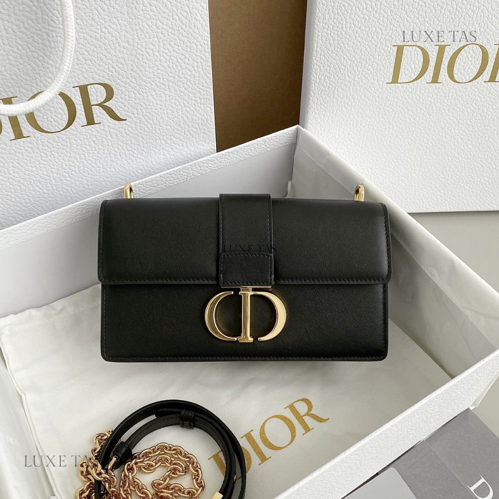 Black 30 Montaigne East-West Bag With Chain