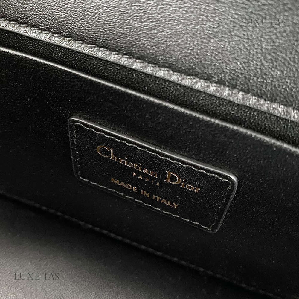 Black 30 Montaigne East-West Bag With Chain