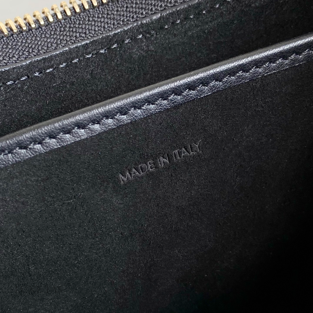 Black Ava Triomphe Soft Bag In Smooth Calfskin