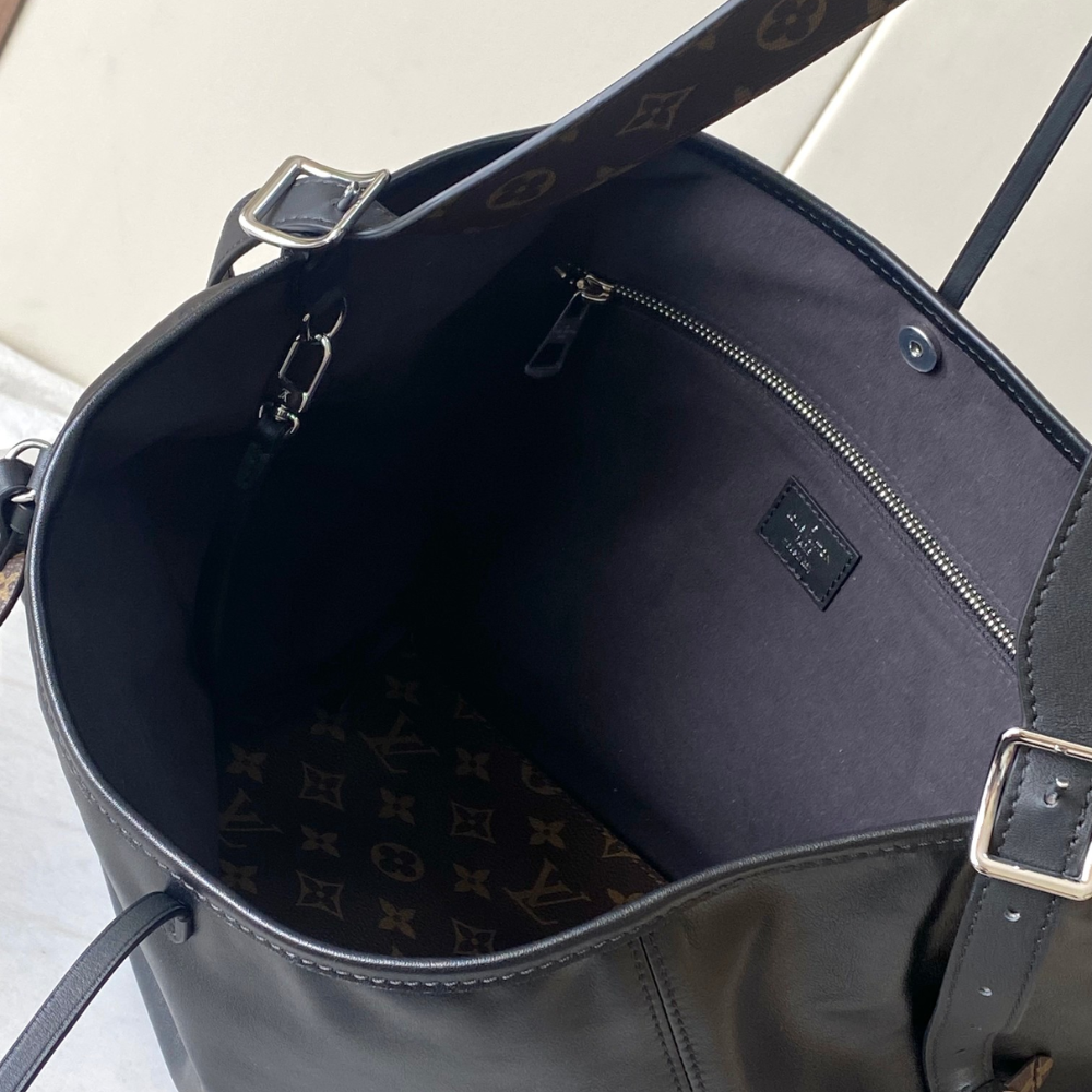 Black CarryAll MM Leather Tote Bag for Women