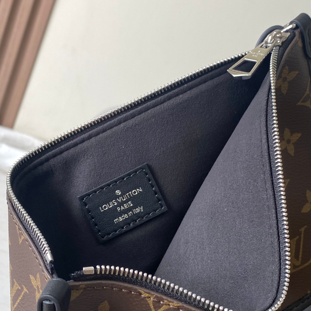 Black CarryAll MM Leather Tote Bag for Women