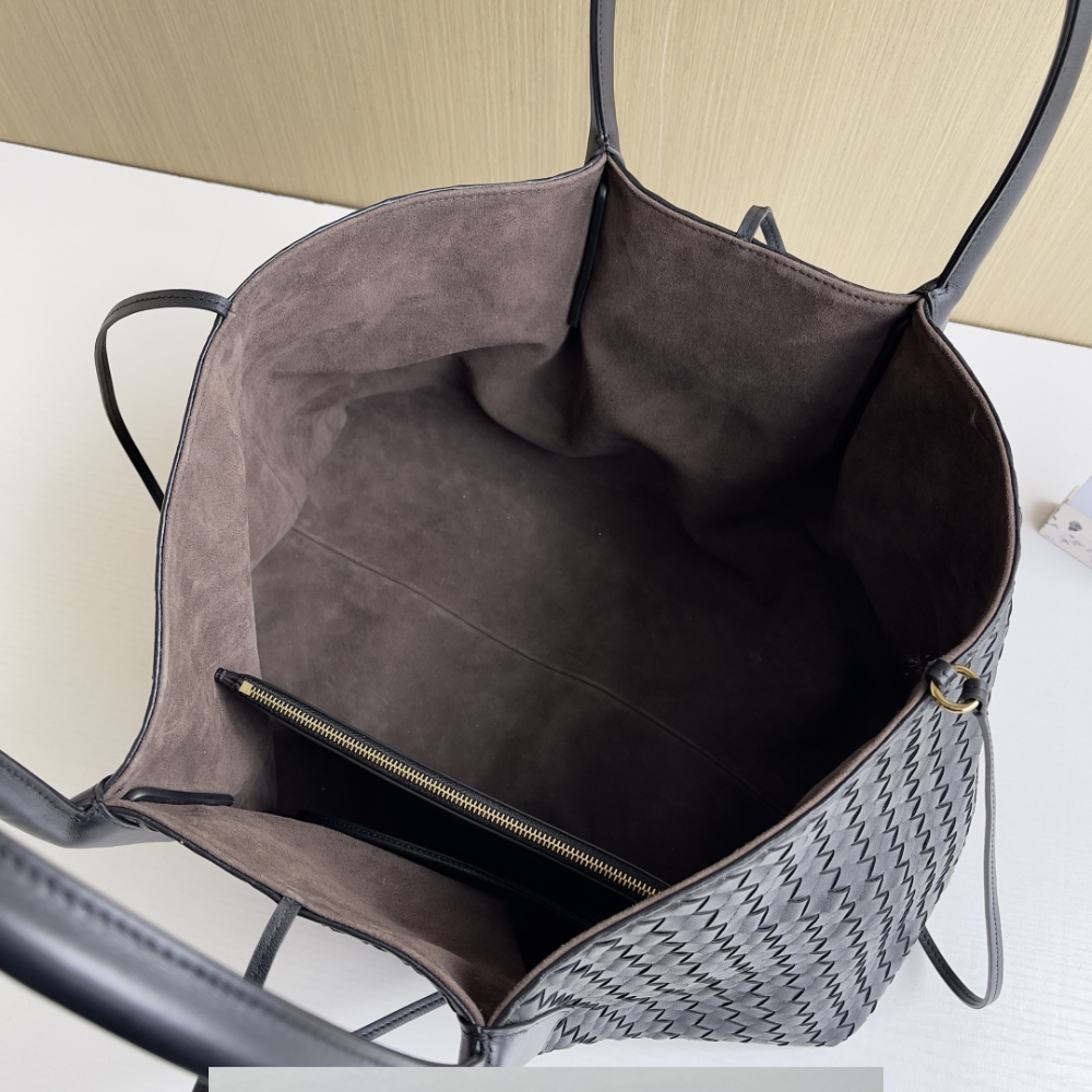 Black Fondant Pinacoteca Intrecciato Leather Reversible Leather Tote Bag for Women