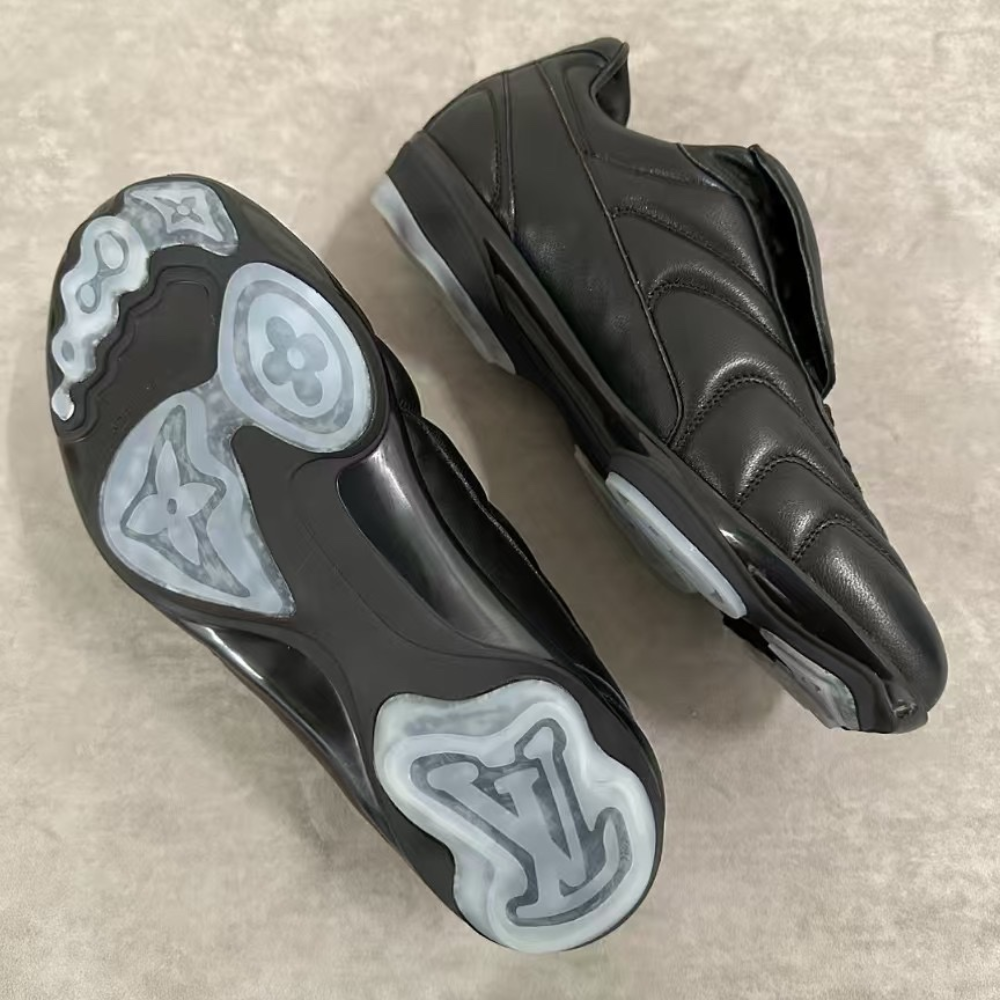 Black Footprint Soccer Sneaker Designer Sneakers for Men