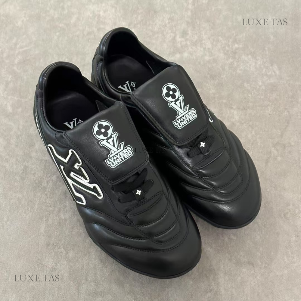 Black Footprint Soccer Sneaker Designer Sneakers for Men