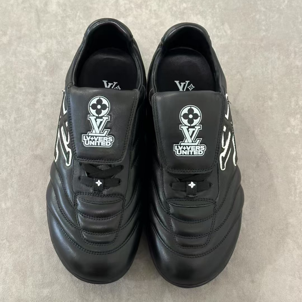 Black Footprint Soccer Sneaker Designer Sneakers for Men