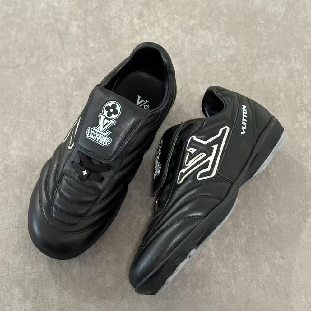 Black Footprint Soccer Sneaker Designer Sneakers for Men