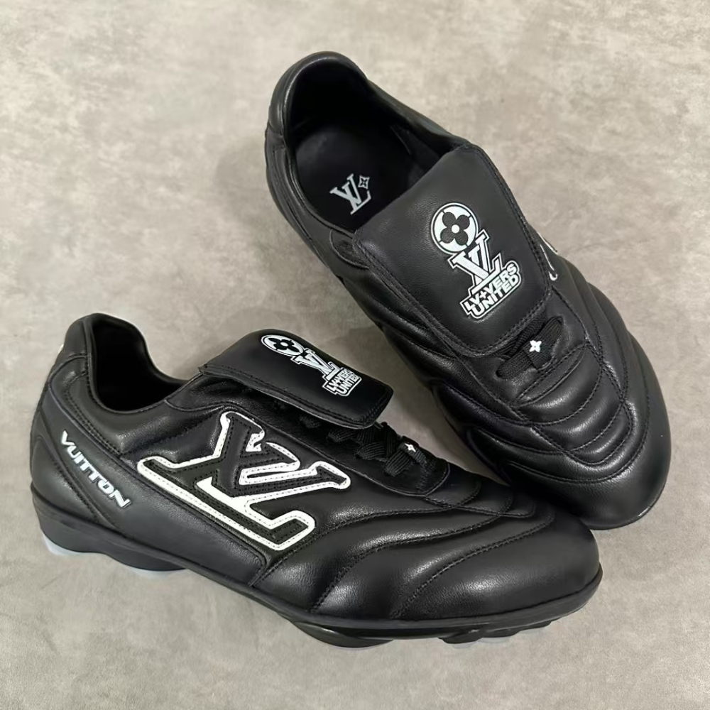 Black Footprint Soccer Sneaker Designer Sneakers for Men