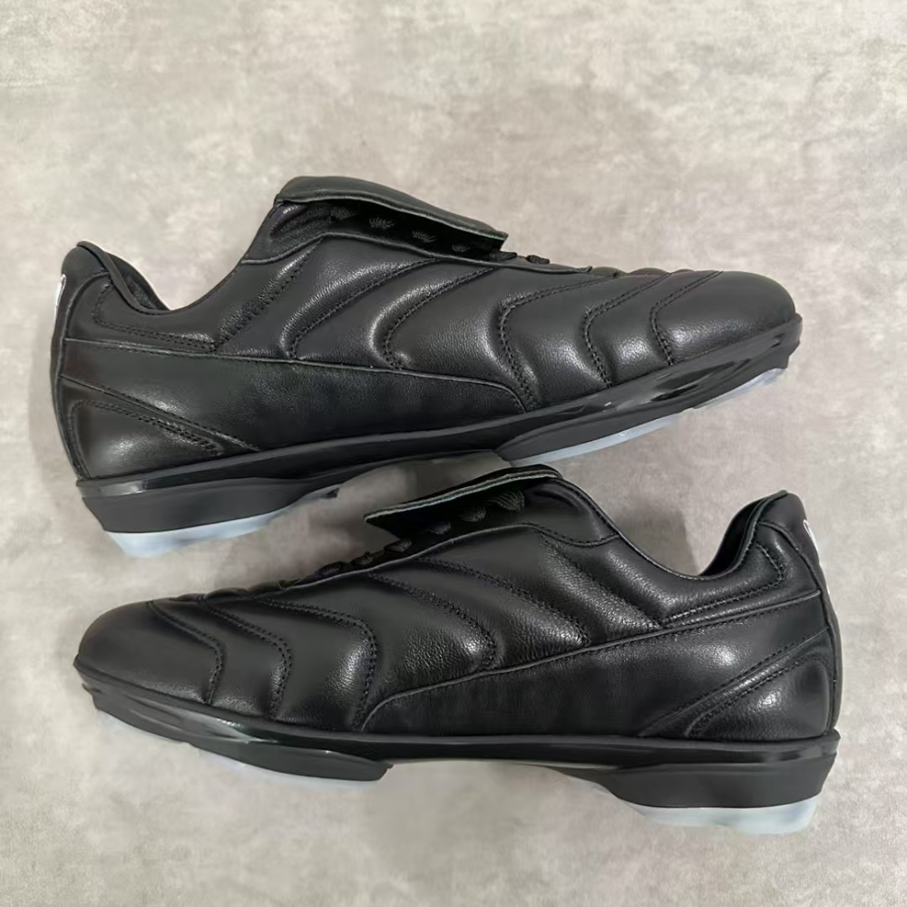 Black Footprint Soccer Sneaker Designer Sneakers for Men