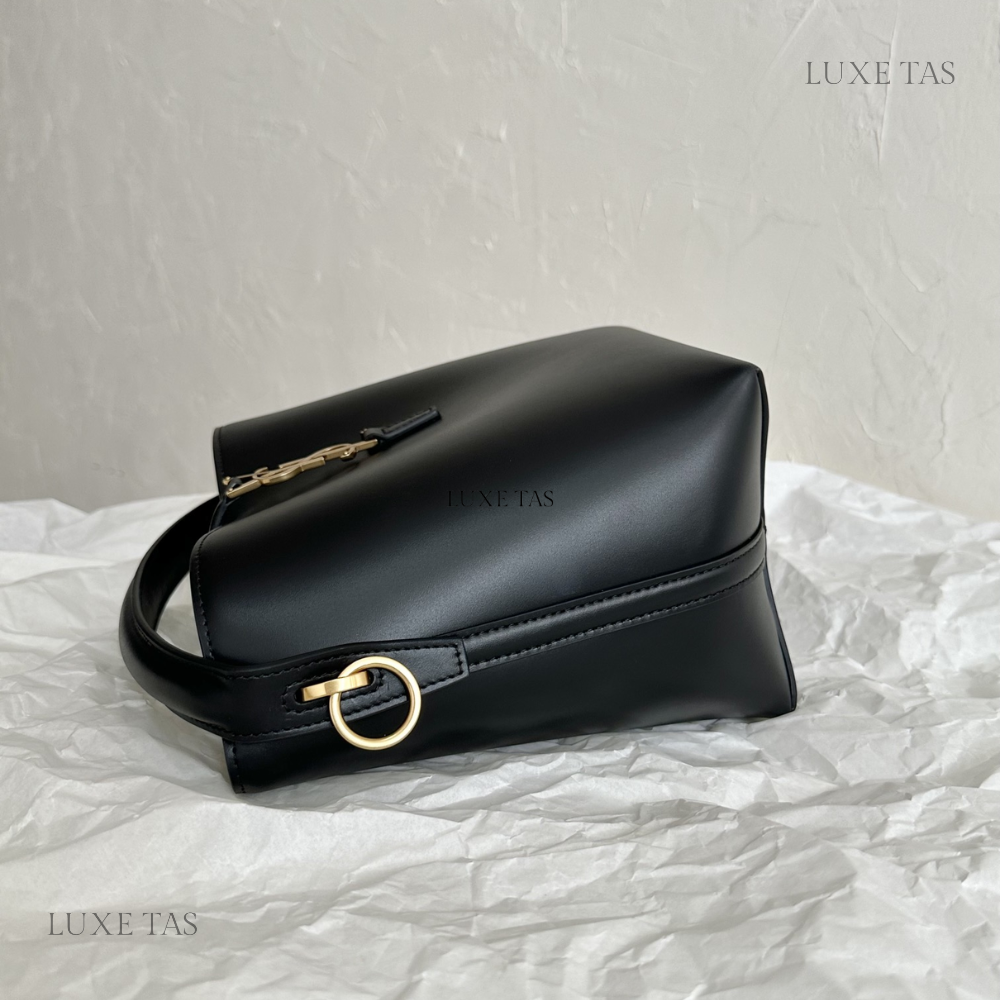 Black Le 37 Small In Shiny Leather - Leather Bucket Bag for Women