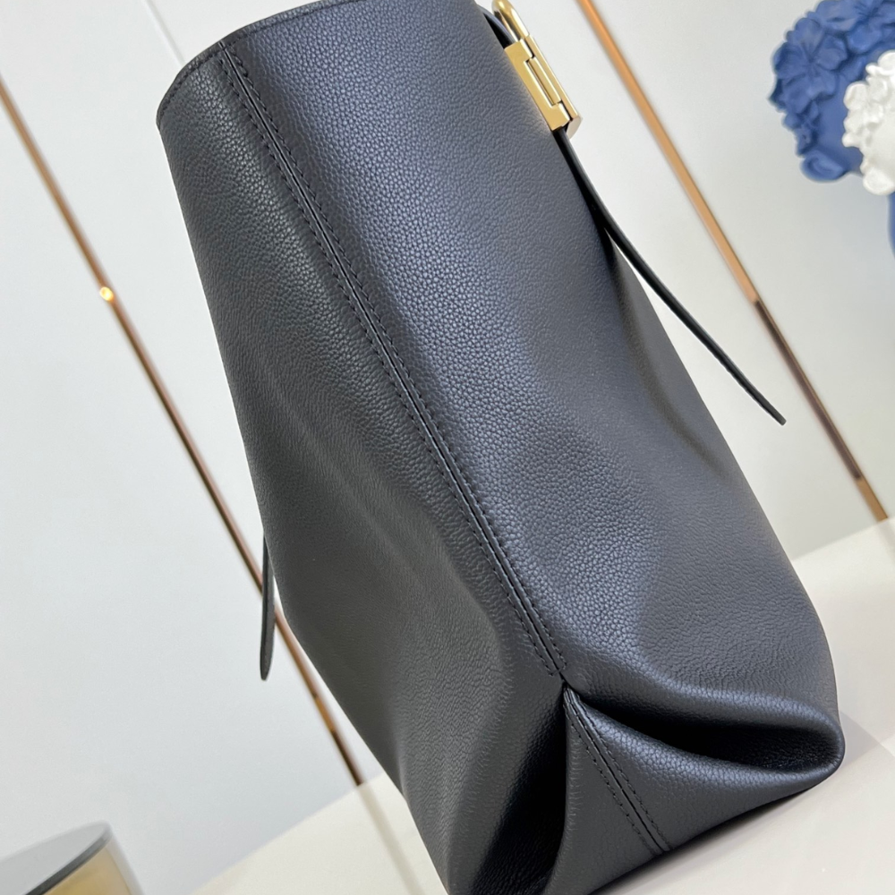 Black Low Key Cabas MM Leather Tote Bag for Women