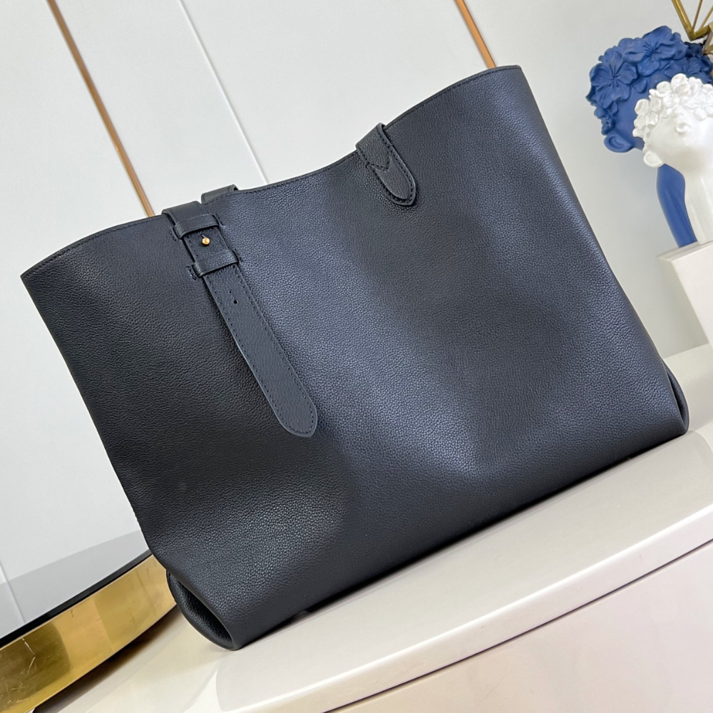 Black Low Key Cabas MM Leather Tote Bag for Women