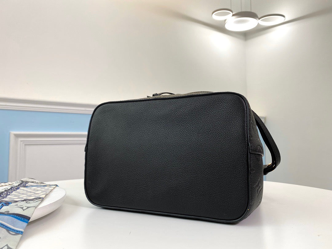 Black Monogram Empreinte Leather NéoNoé MM