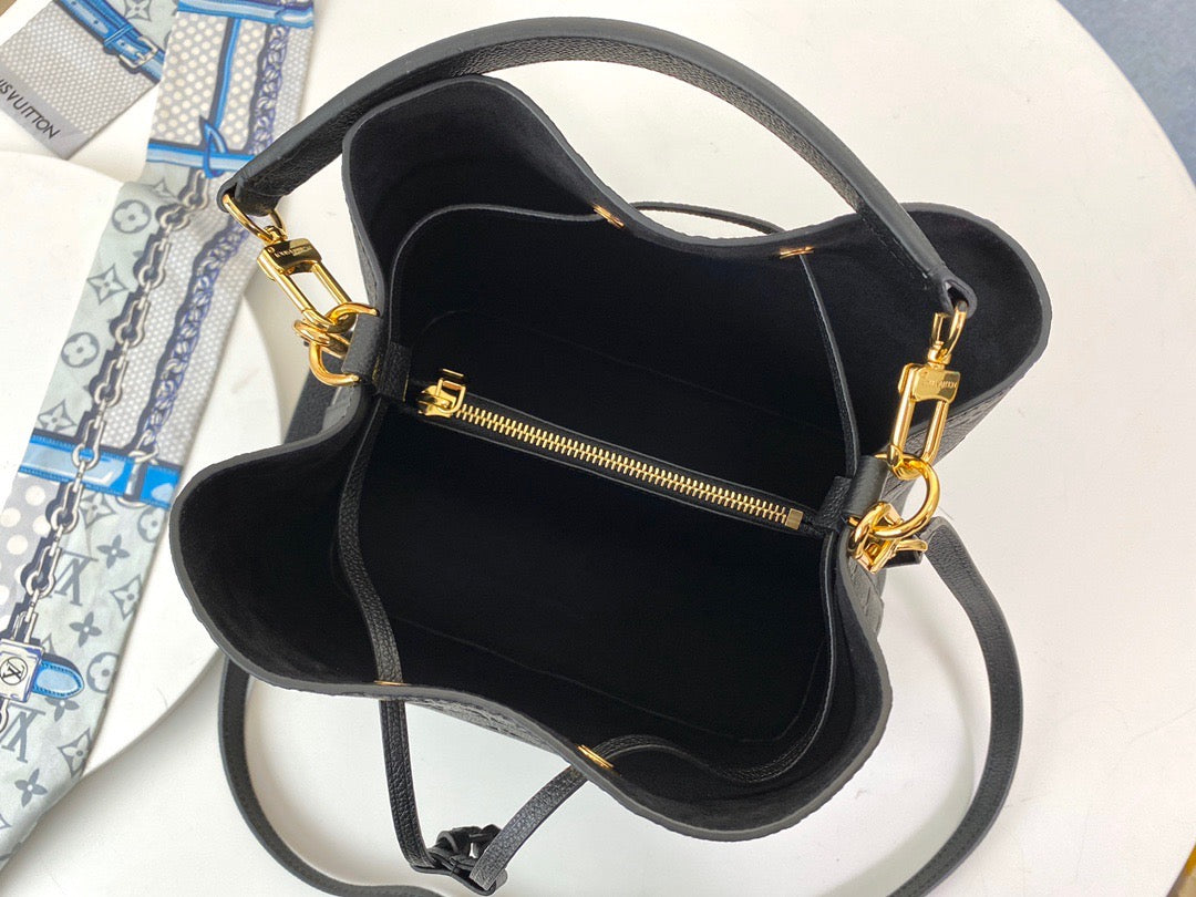 Black Monogram Empreinte Leather NéoNoé MM