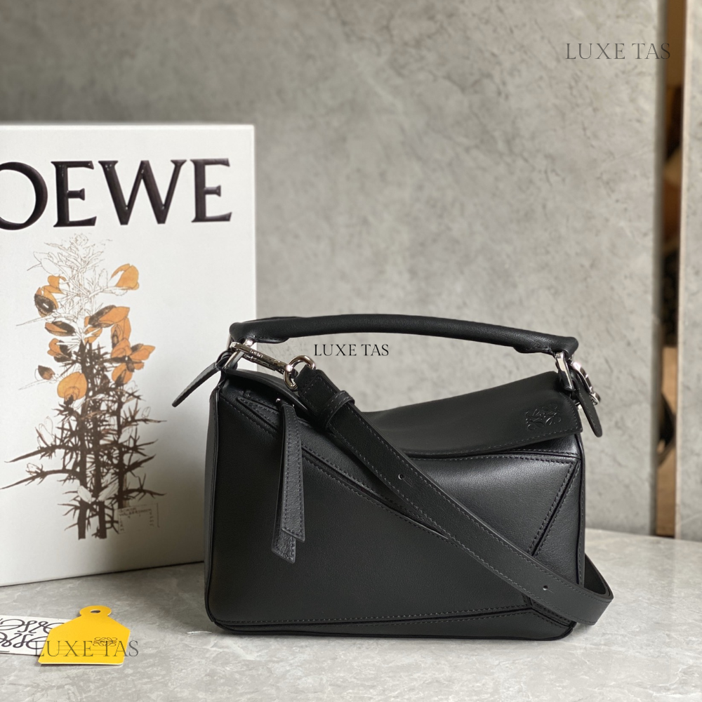Black Small Puzzle Bag in Classic Calfskin - Leather Crossbody Bag for Women