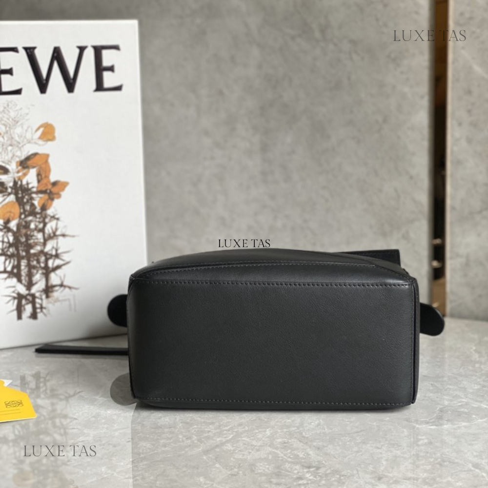 Black Small Puzzle Bag in Classic Calfskin - Leather Crossbody Bag for Women