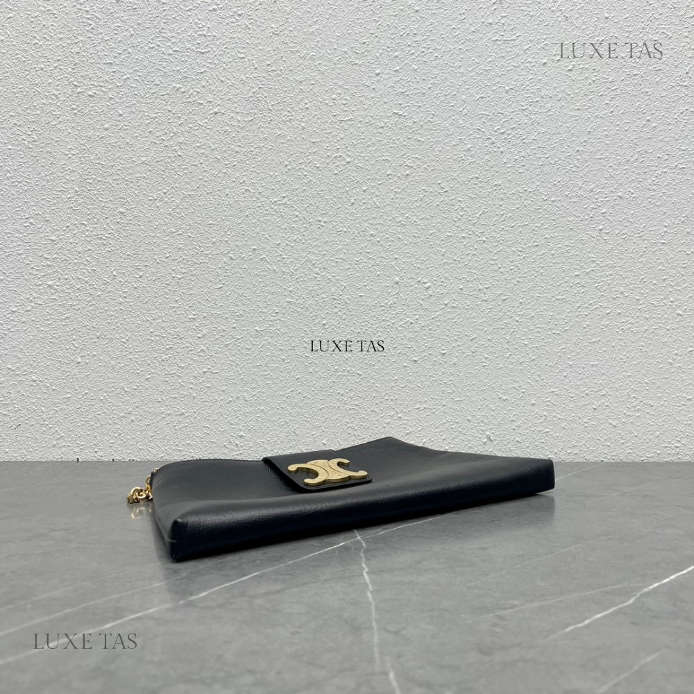 Black Wiltern Clutch Triomphe Soft In Smooth Calfskin