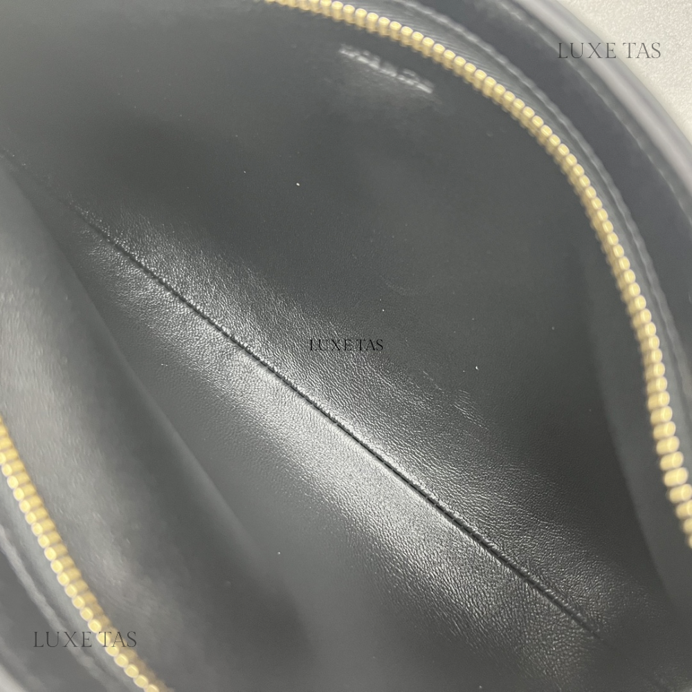 Black Wiltern Clutch Triomphe Soft In Smooth Calfskin