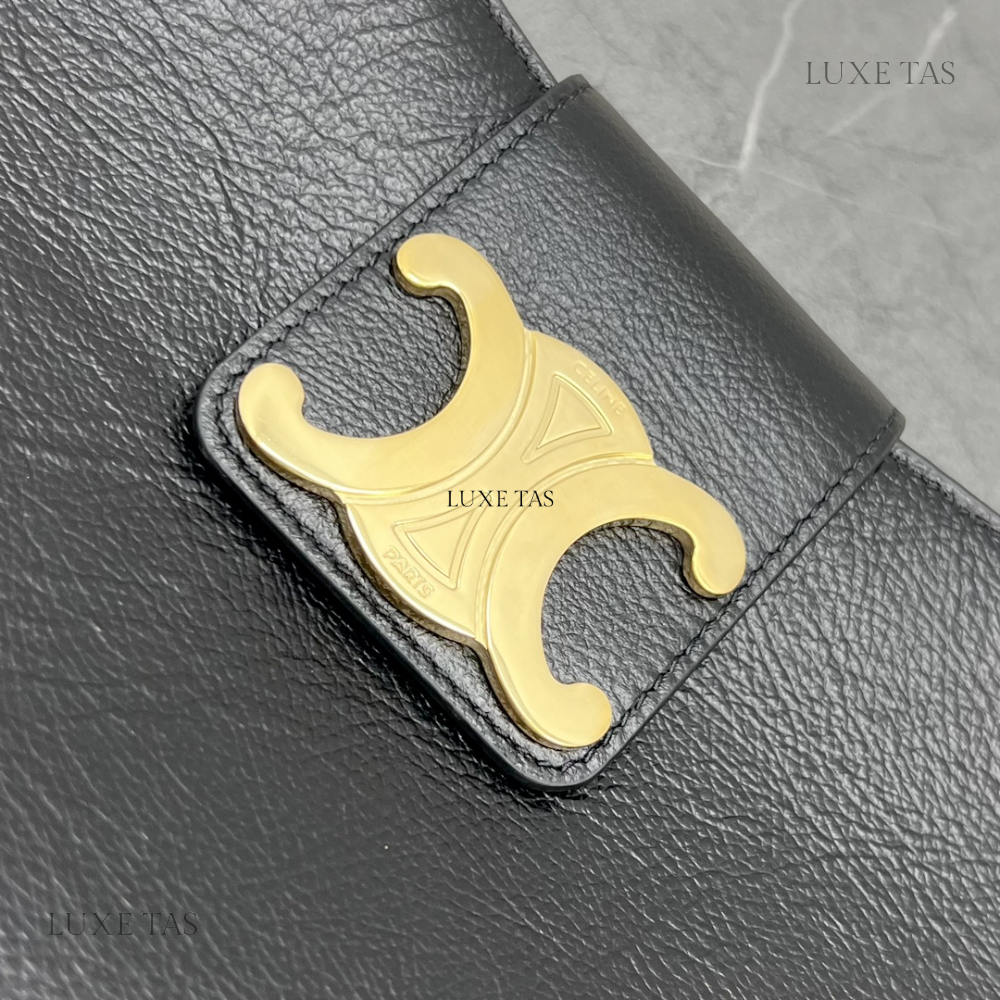 Black Wiltern Clutch Triomphe Soft In Smooth Calfskin