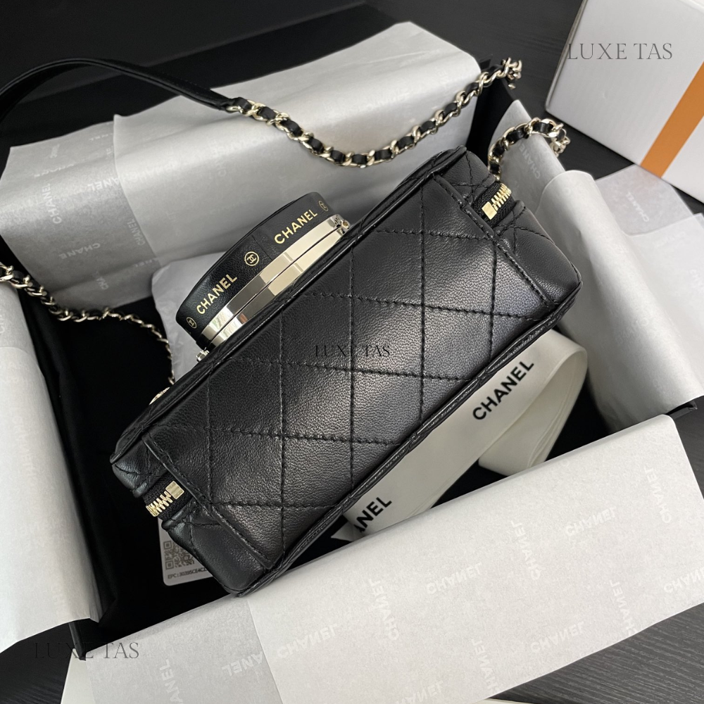 CC Camera Bag - Leather Crossbody Bag for Women