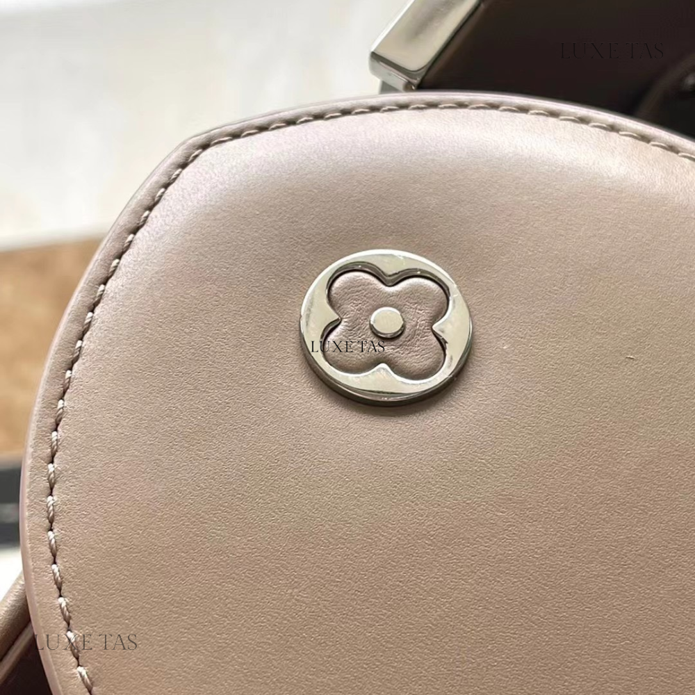 Capucines GM Souple Leather Handbag for Women