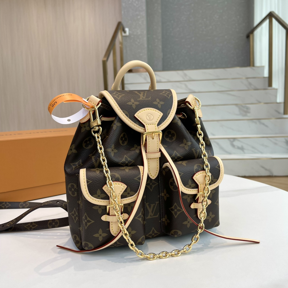 Excursion PM Leather Backpack for Women