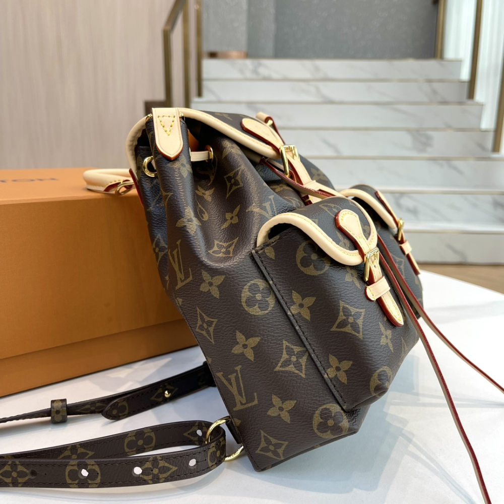 Excursion PM Leather Backpack for Women