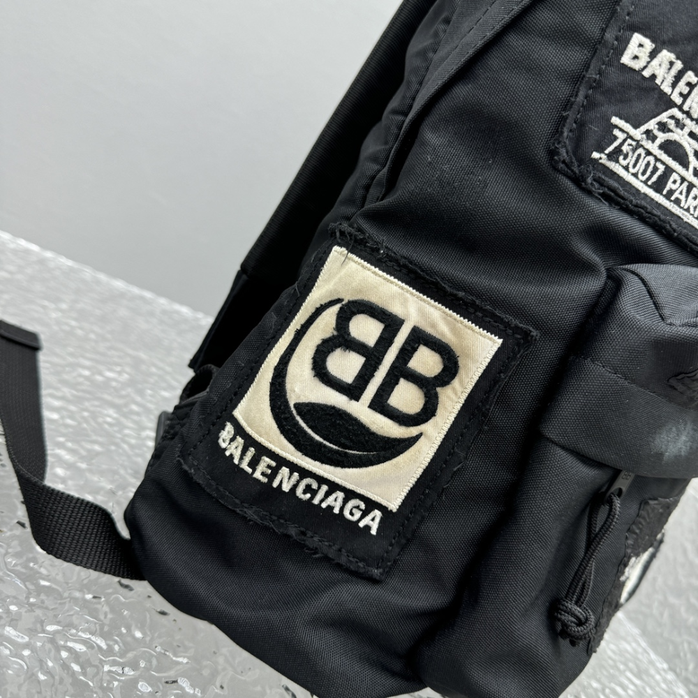 Explorer Logo-Patch Backpack Leather Backpack for Men