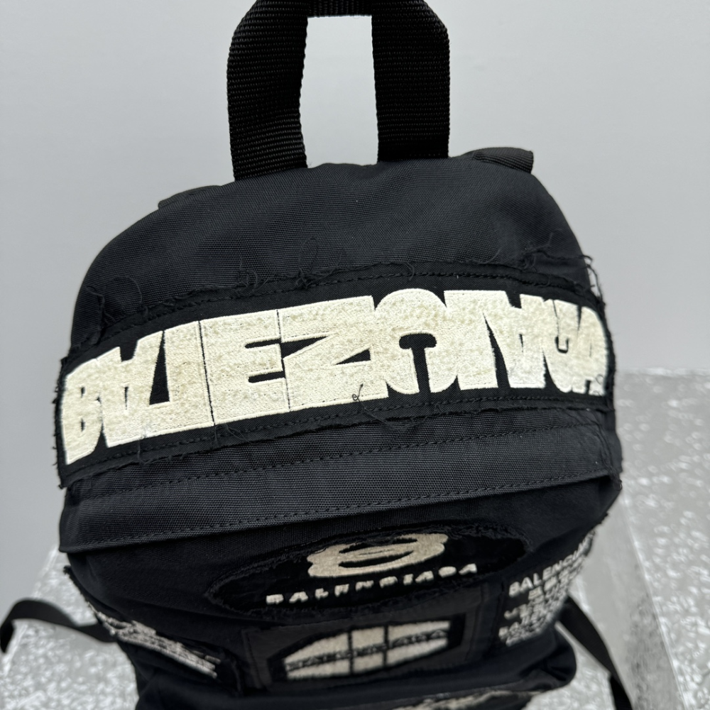 Explorer Logo-Patch Backpack Leather Backpack for Men