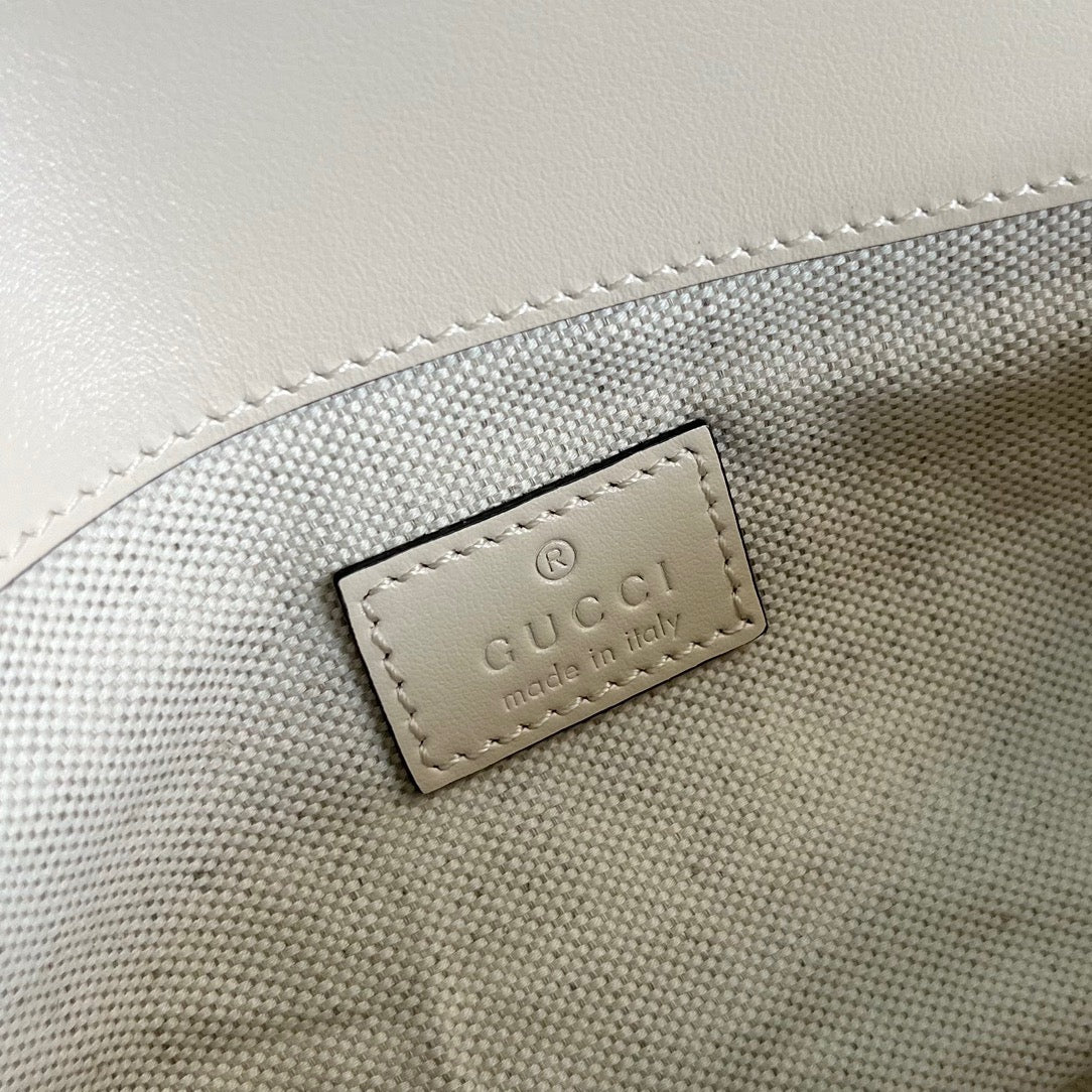 GG Marmont Matelassé Shoulder Bag White