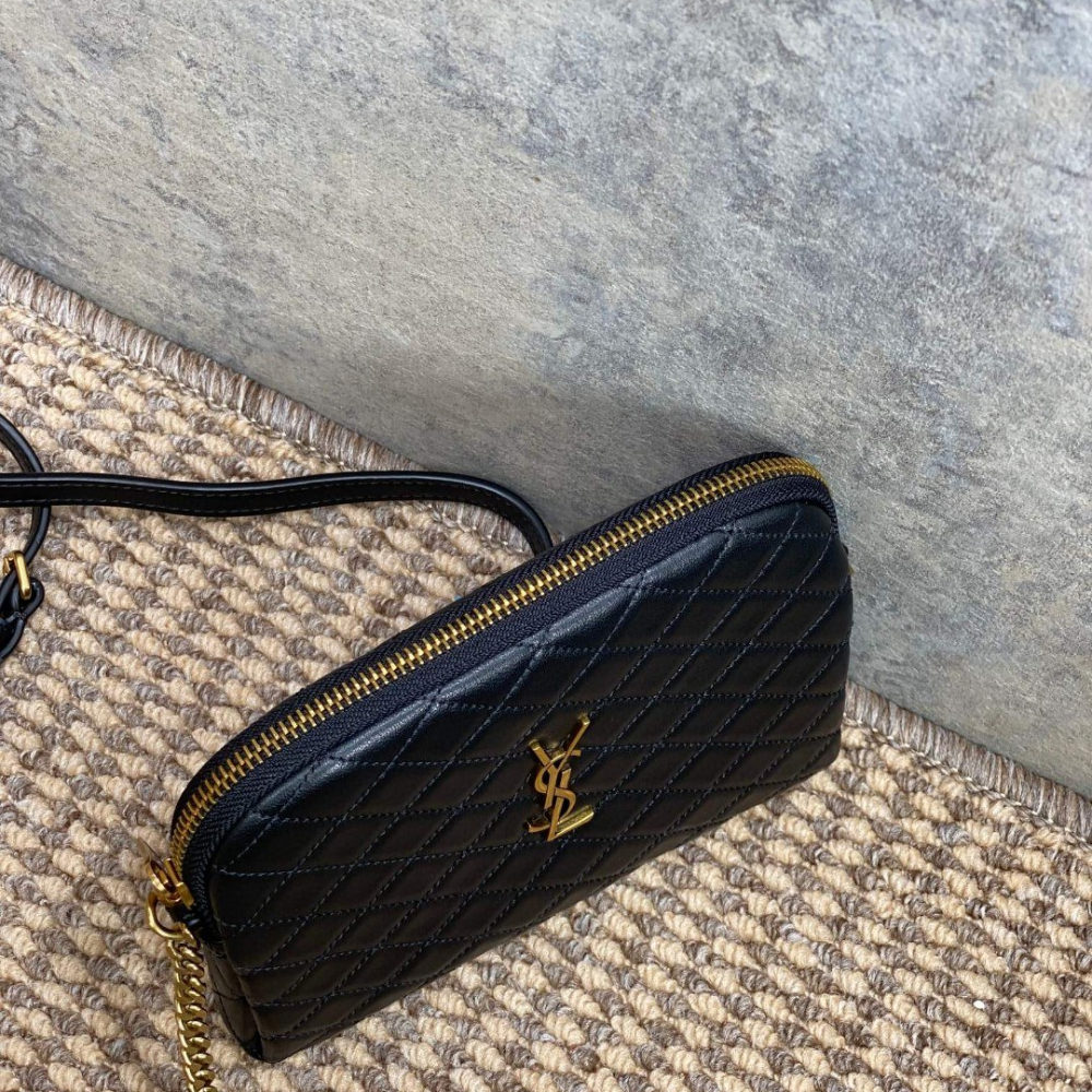 Gaby Zipped Pouch In Quilted Lambskin Black Leather Crossbody Bag for Women