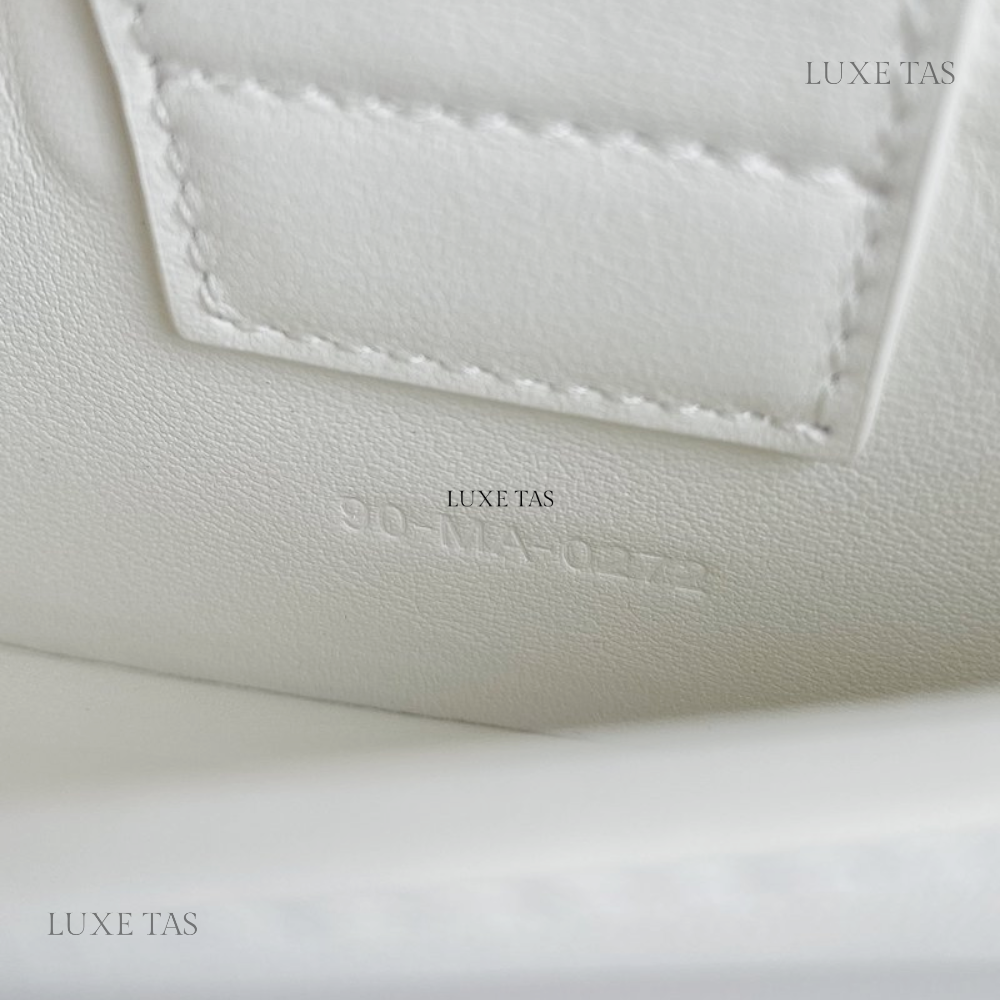 Latte 30 Montaigne East-West Bag With Chain