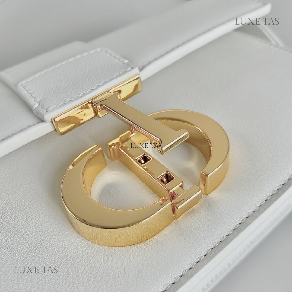 Latte 30 Montaigne East-West Bag With Chain