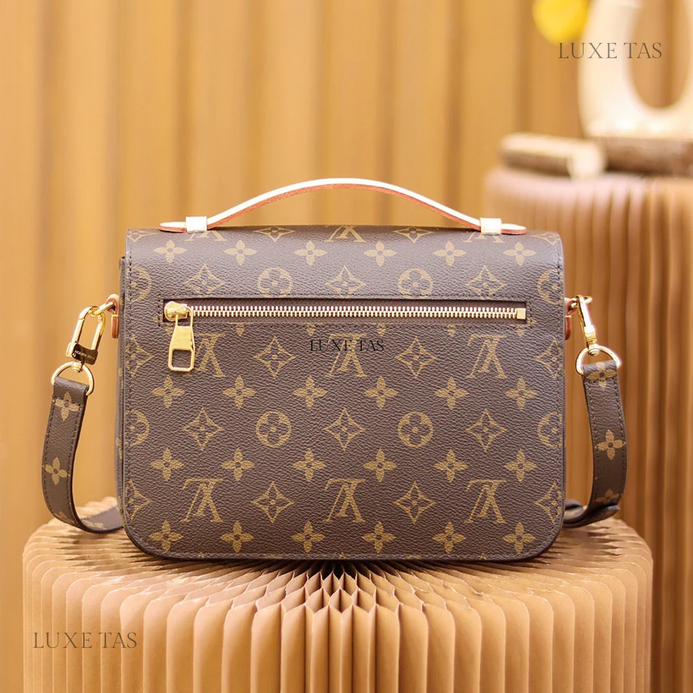 Monogram Canvas Pochette Métis