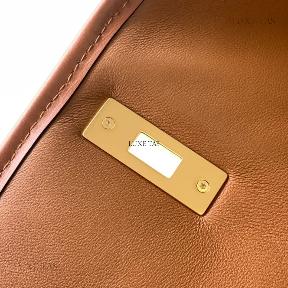 Natural / Tan Bucket 16 Bag In Shearling - Bucket Bag for Women