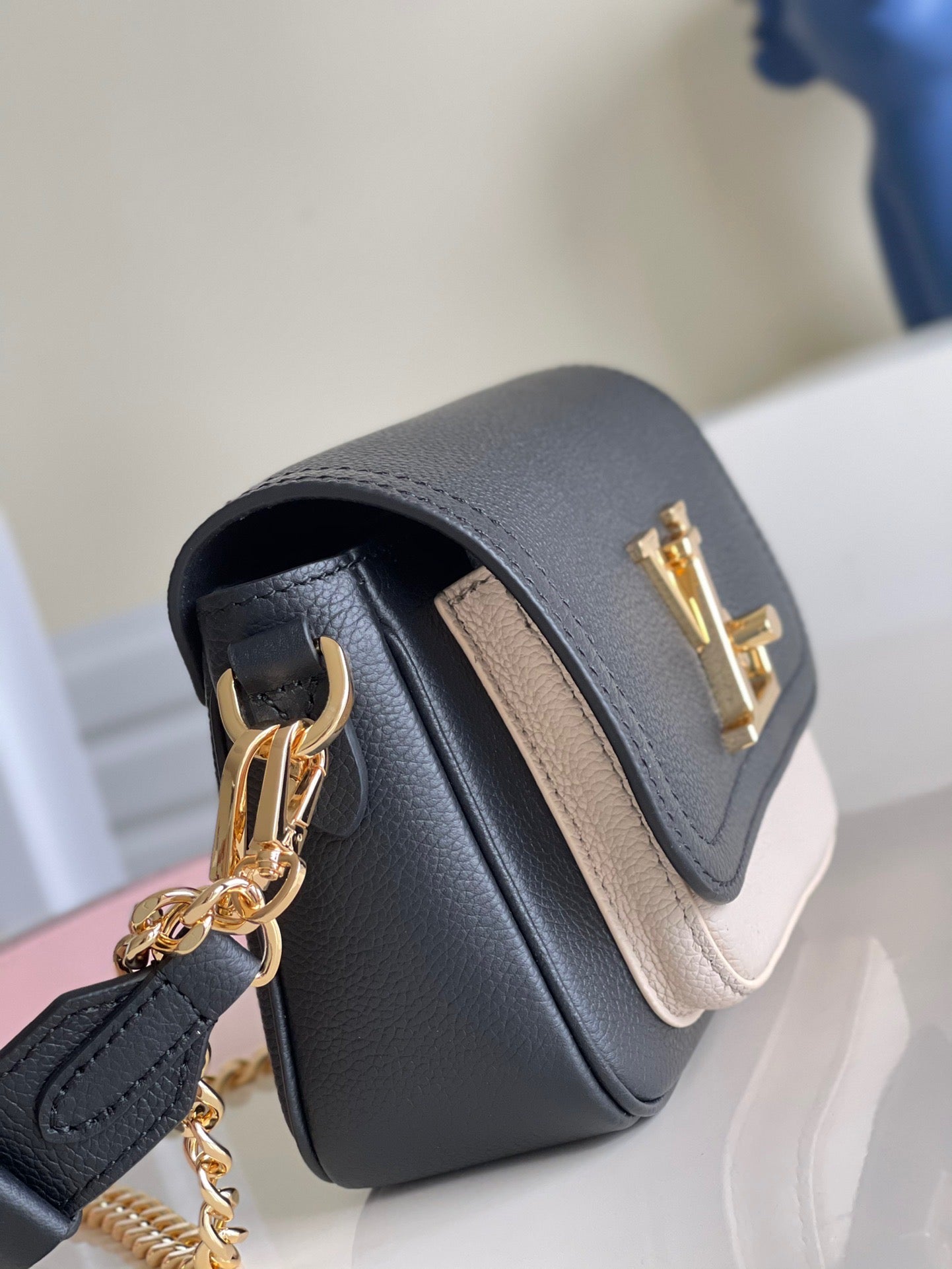 Navy Lockme Tender