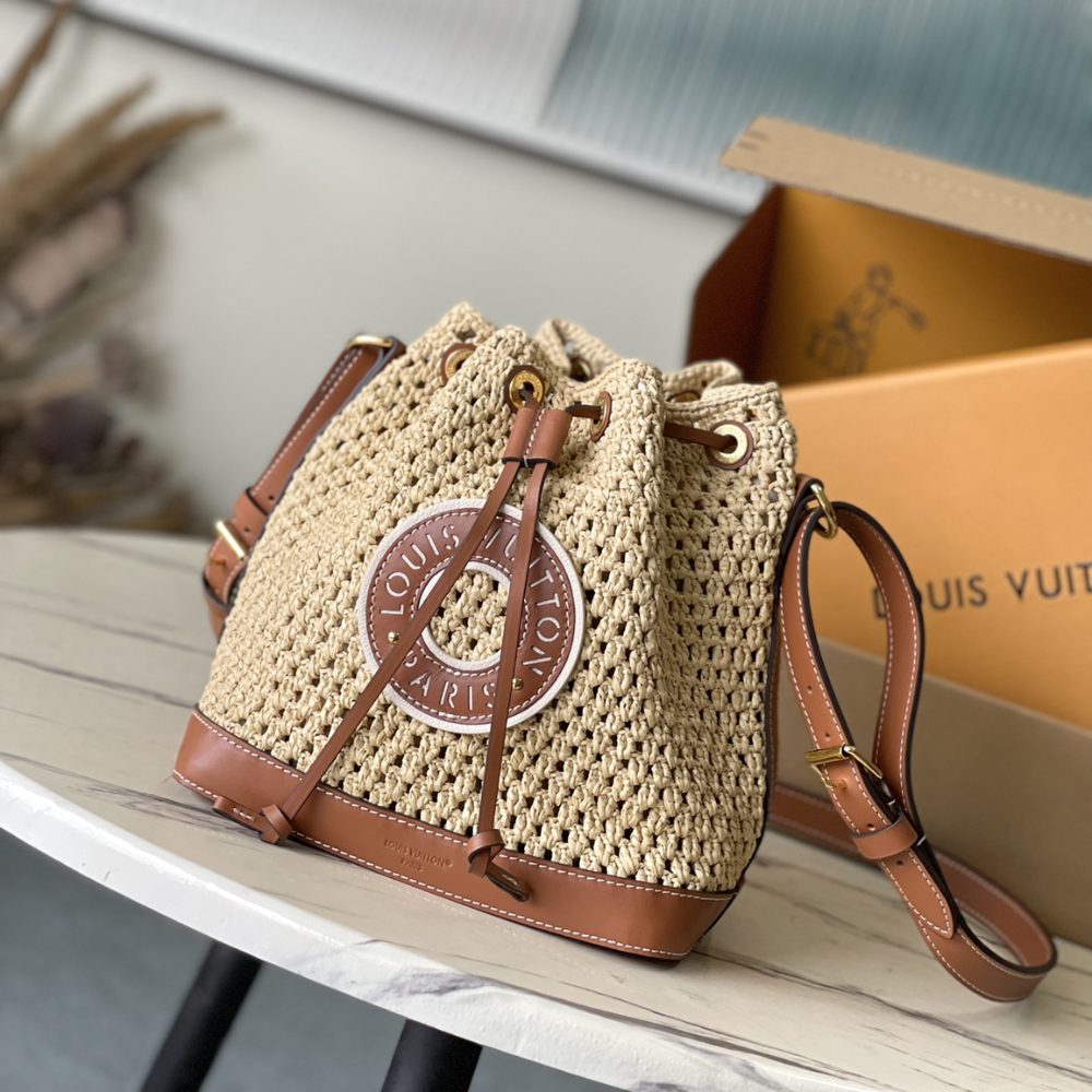 Raffia Tan Noé BB Leather Bucket Bag for Women