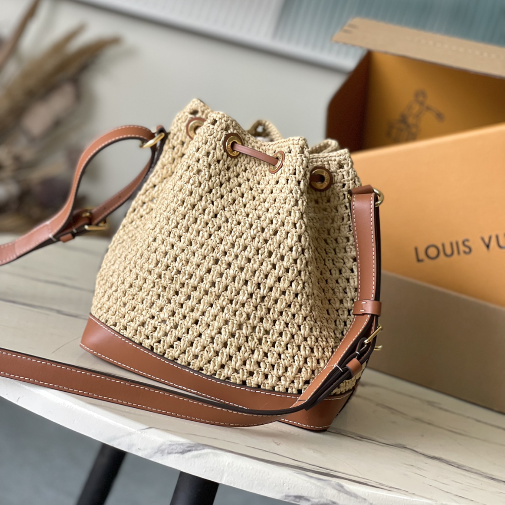 Raffia Tan Noé BB Leather Bucket Bag for Women