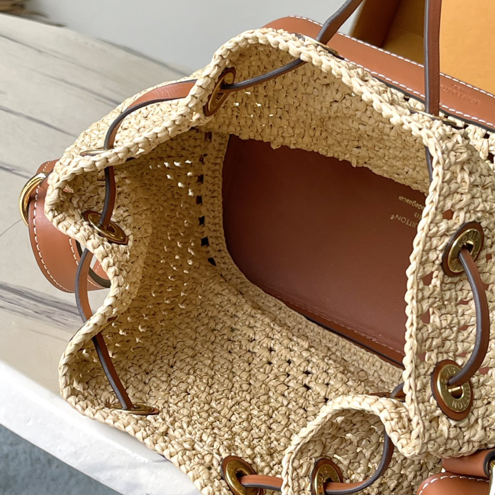 Raffia Tan Noé BB Leather Bucket Bag for Women
