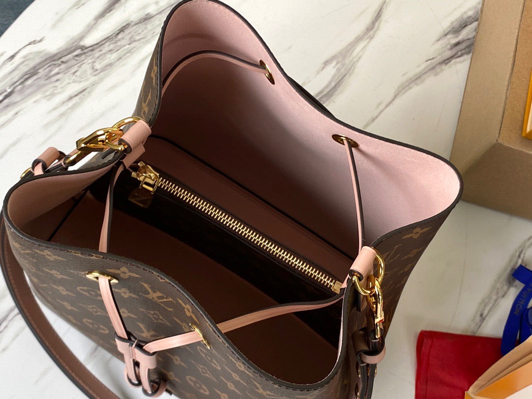 Rose Poudre Monogram NéoNoé MM