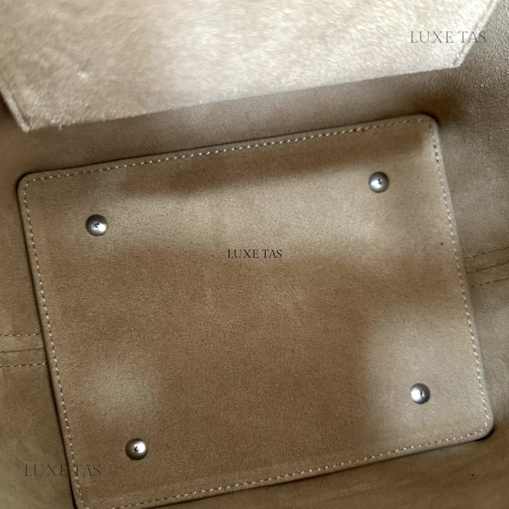 Seasalt Le 37 Small In Shiny Leather - Leather Bucket Bag for Women