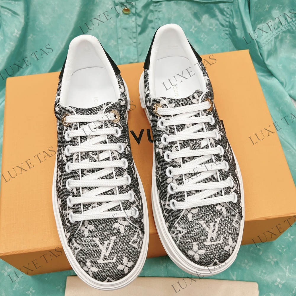 Time Out Sneaker
