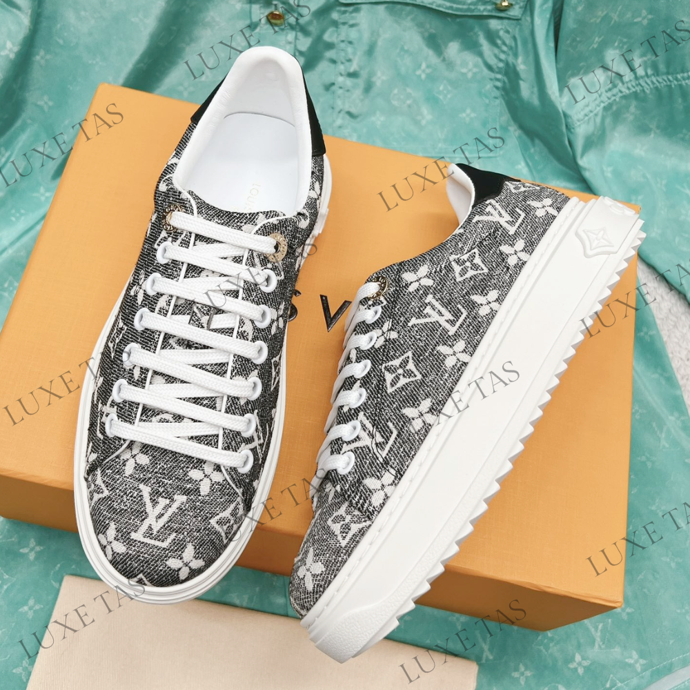 Time Out Sneaker
