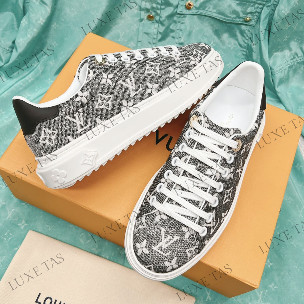 Time Out Sneaker