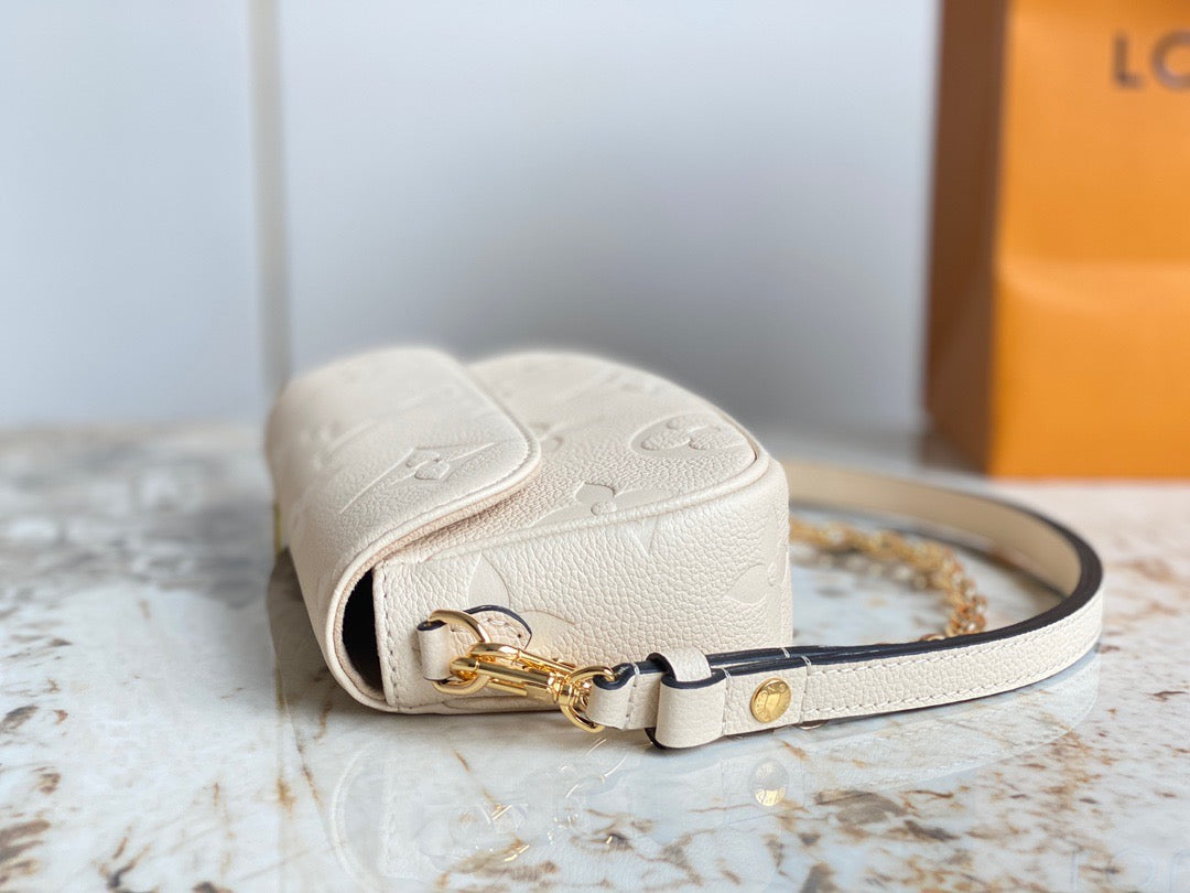 Wallet on Chain Ivy - Leather Crossbody Bag for Women