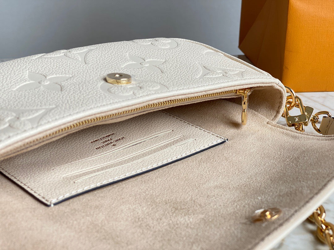 Wallet on Chain Ivy - Leather Crossbody Bag for Women