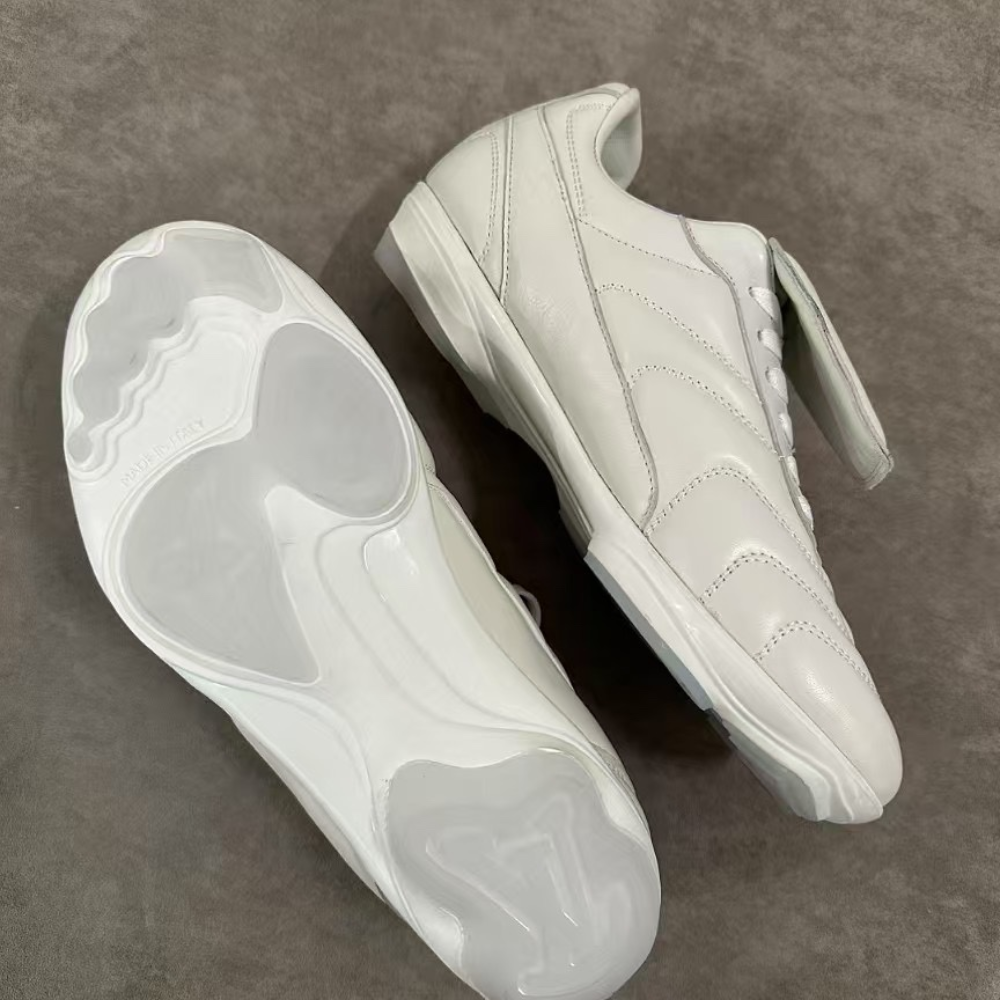 White Footprint Soccer Sneaker Designer Sneakers for Men