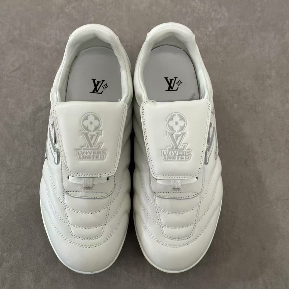 White Footprint Soccer Sneaker Designer Sneakers for Men