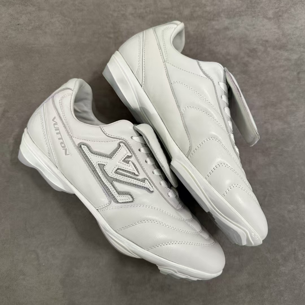 White Footprint Soccer Sneaker Designer Sneakers for Men